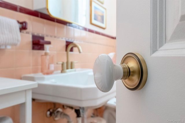 323 Hillside Avenue, Hurley, NY 12443