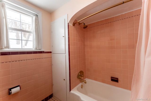 323 Hillside Avenue, Hurley, NY 12443