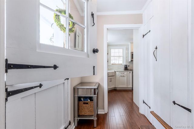 323 Hillside Avenue, Hurley, NY 12443