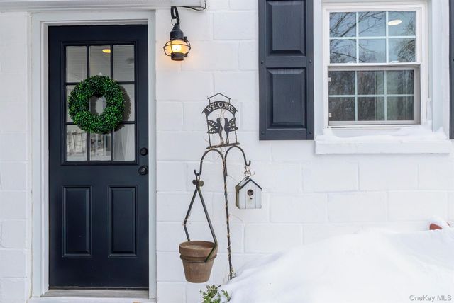 323 Hillside Avenue, Hurley, NY 12443