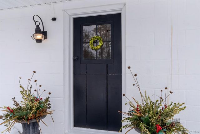 323 Hillside Avenue, Hurley, NY 12443