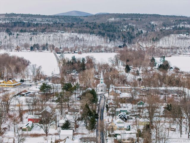 323 Hillside Avenue, Hurley, NY 12443