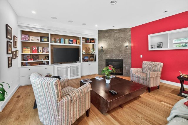 8714 Weller Road, Montgomery, OH 45249