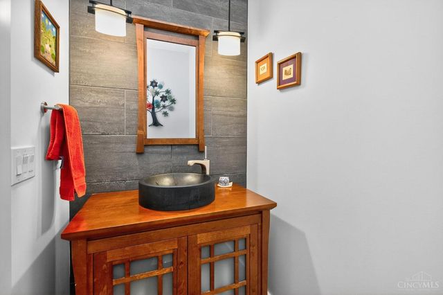 8714 Weller Road, Montgomery, OH 45249