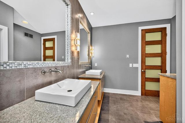 8714 Weller Road, Montgomery, OH 45249