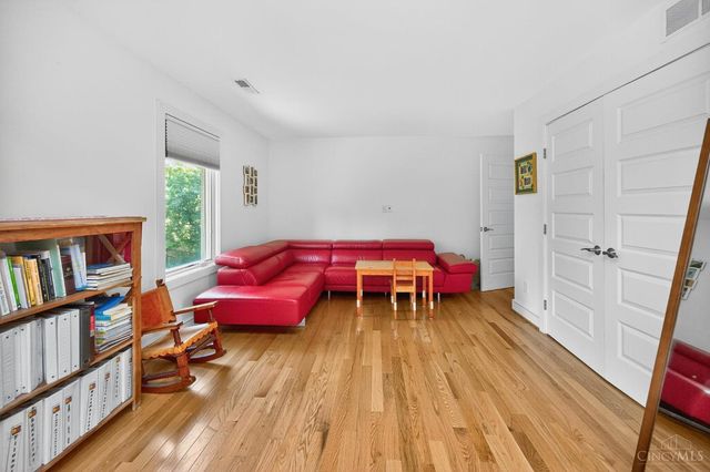 8714 Weller Road, Montgomery, OH 45249