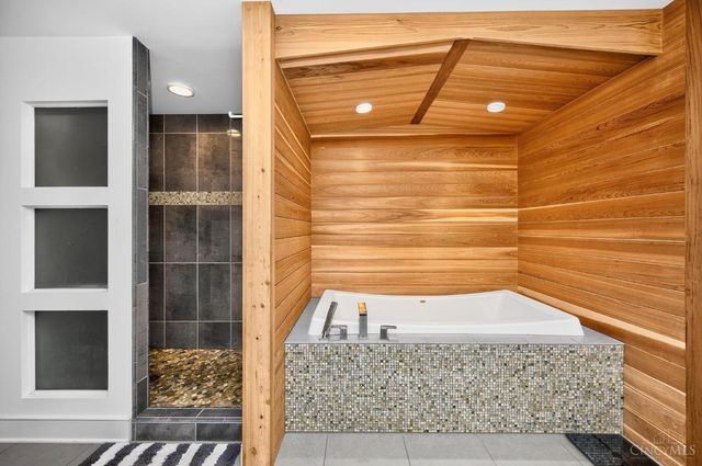 8714 Weller Road, Montgomery, OH 45249