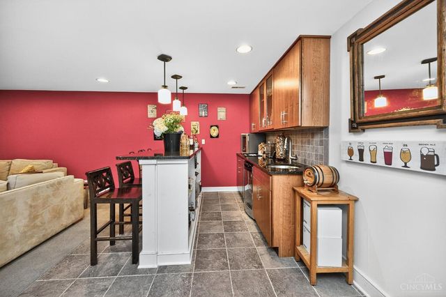 8714 Weller Road, Montgomery, OH 45249