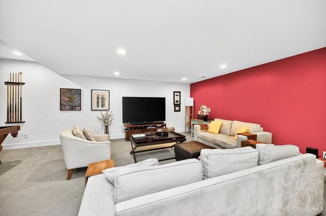 8714 Weller Road, Montgomery, OH 45249