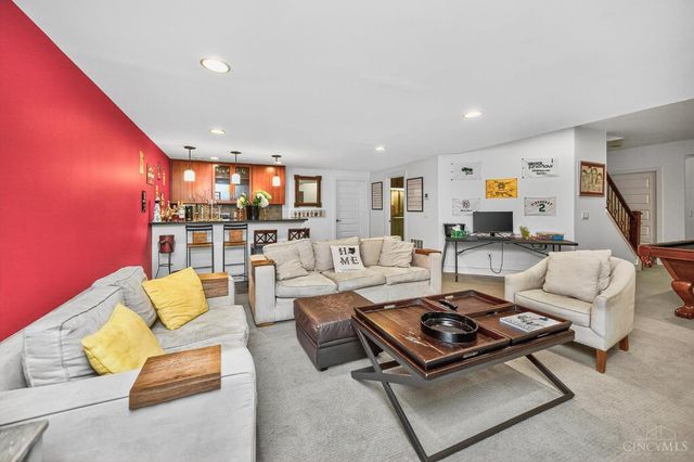 8714 Weller Road, Montgomery, OH 45249