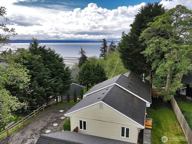 3760 Periwinkle Road, Clinton, WA 98236
