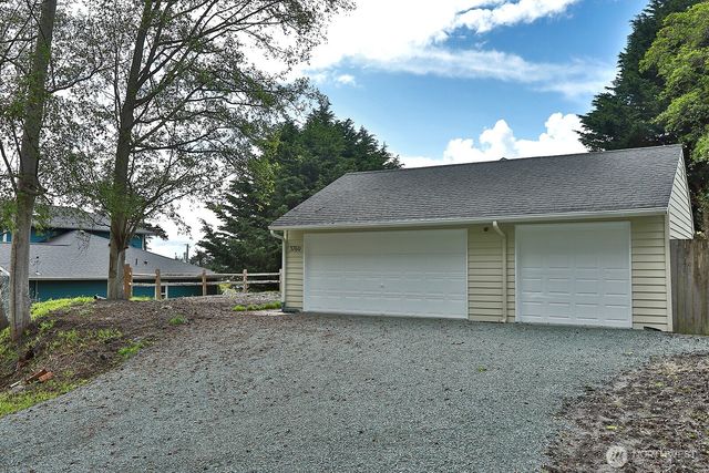 3760 Periwinkle Road, Clinton, WA 98236