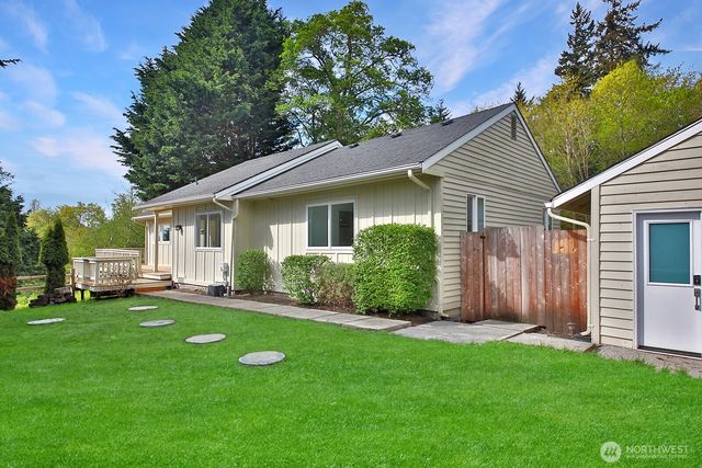 3760 Periwinkle Road, Clinton, WA 98236