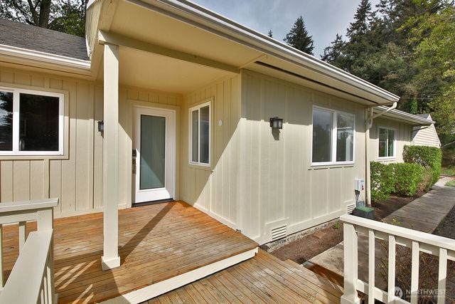3760 Periwinkle Road, Clinton, WA 98236