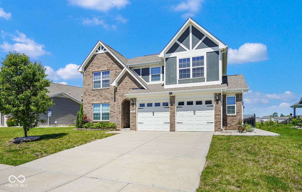 992 Cherry Tree Lane, Greenwood, IN 46143
