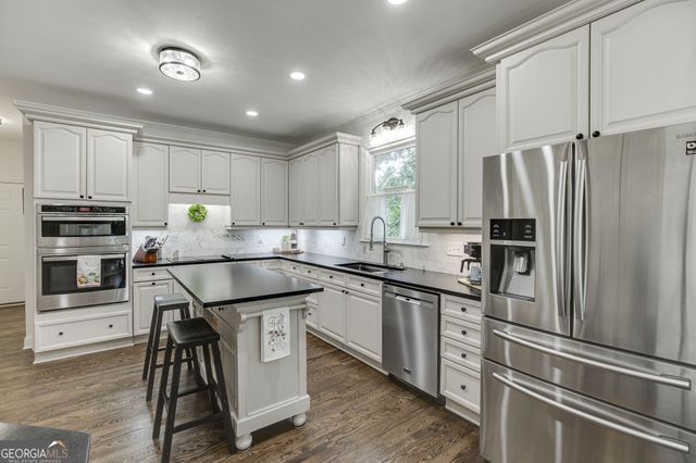 9315 Spinnaker Lane, Gainesville, GA 30506