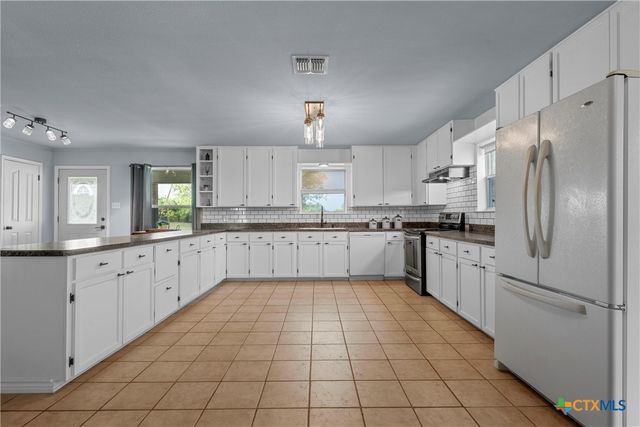 12851 Reeds Lake Road, Rogers, TX 76569