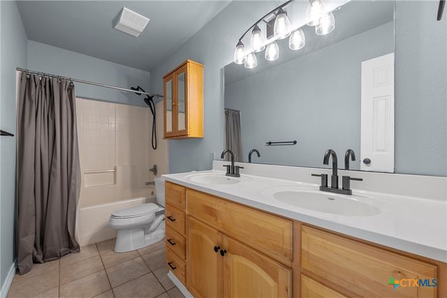12851 Reeds Lake Road, Rogers, TX 76569