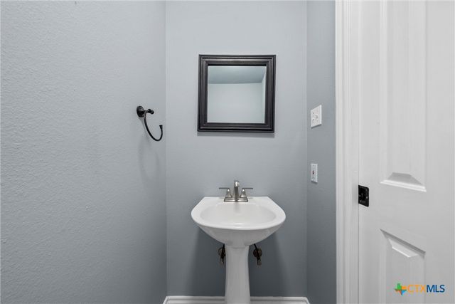 12851 Reeds Lake Road, Rogers, TX 76569