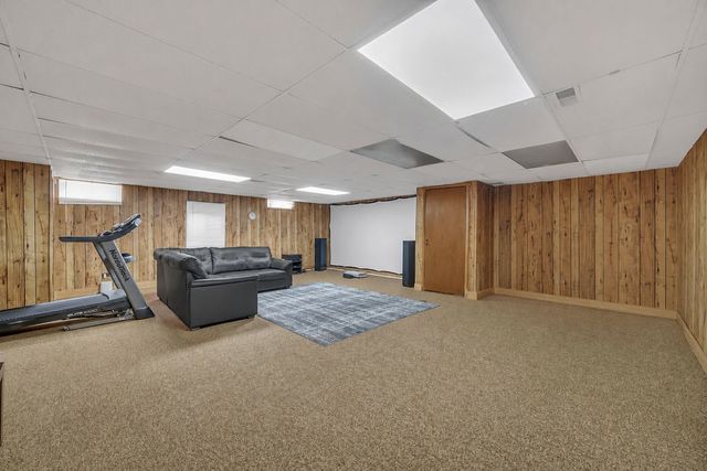 256 E Fox Hill Drive, Buffalo Grove, IL 60089