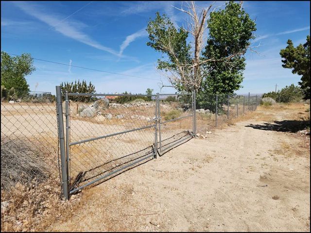 10685 Crystal Air, Pinon Hills, CA 92372