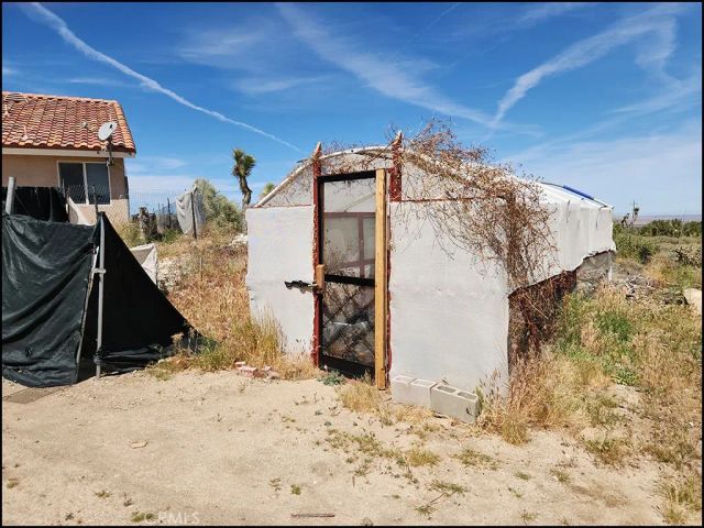 10685 Crystal Air, Pinon Hills, CA 92372