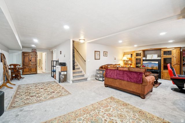 798 E SPRUCE TREE LN, Sandy, UT 84094