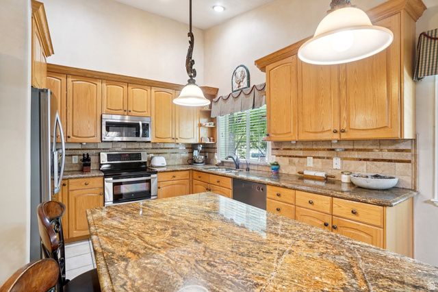 798 E SPRUCE TREE LN, Sandy, UT 84094