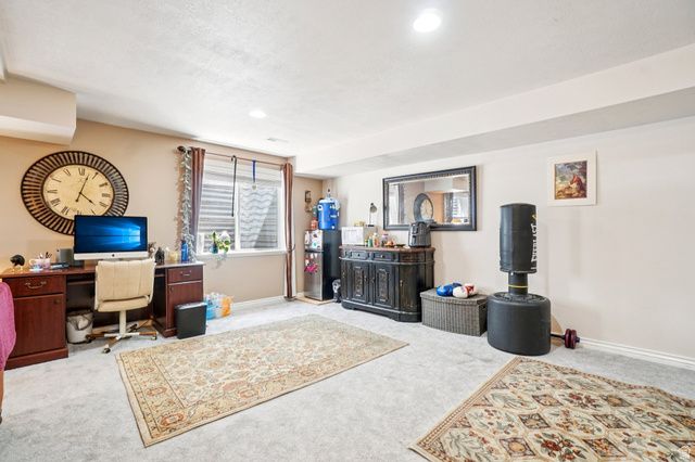 798 E SPRUCE TREE LN, Sandy, UT 84094