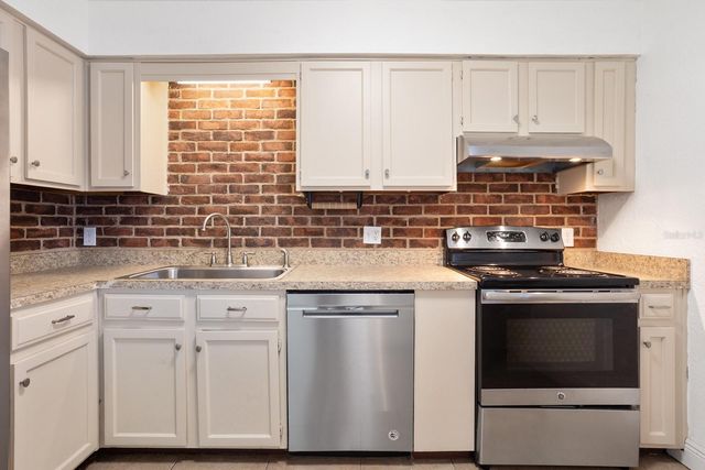 301 MAGNOLIA WAY, Lady Lake, FL 32159