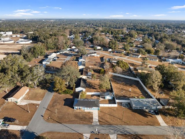 301 MAGNOLIA WAY, Lady Lake, FL 32159