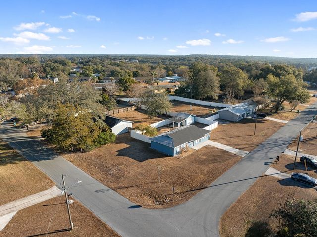 301 MAGNOLIA WAY, Lady Lake, FL 32159