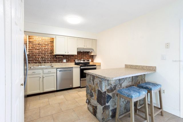 301 MAGNOLIA WAY, Lady Lake, FL 32159