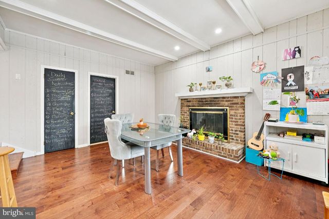 231 PEPPERMILL RD, West Berlin, NJ 08091