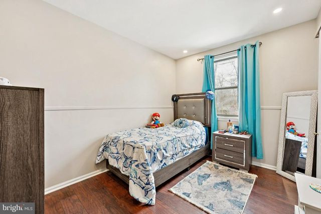 231 PEPPERMILL RD, West Berlin, NJ 08091