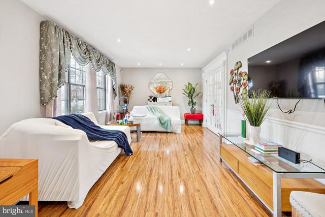 231 PEPPERMILL RD, West Berlin, NJ 08091