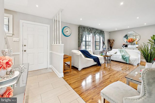 231 PEPPERMILL RD, West Berlin, NJ 08091