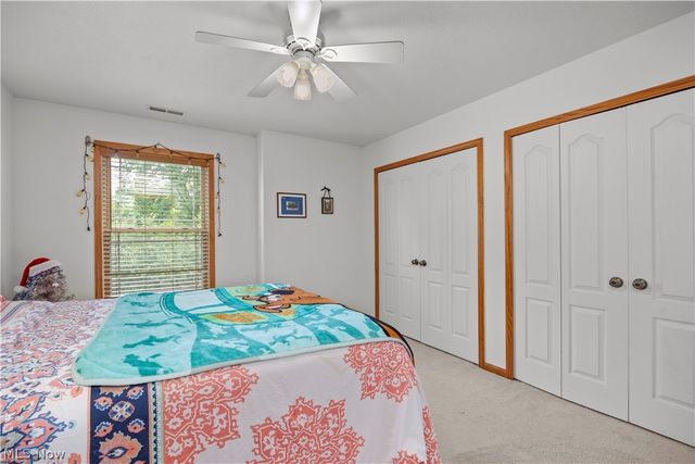 807 Timberlake Trail Drive, Brunswick, OH 44212
