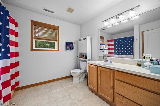 807 Timberlake Trail Drive, Brunswick, OH 44212