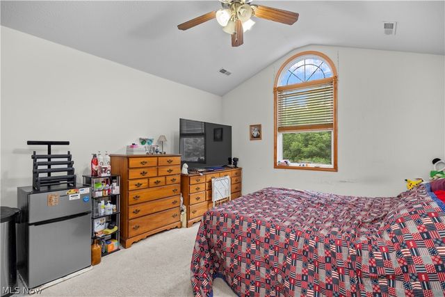 807 Timberlake Trail Drive, Brunswick, OH 44212