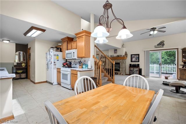 807 Timberlake Trail Drive, Brunswick, OH 44212