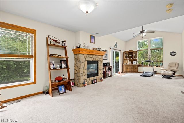 807 Timberlake Trail Drive, Brunswick, OH 44212