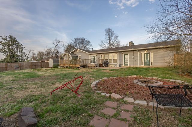 908 14th Place, Rogers, AR 72758