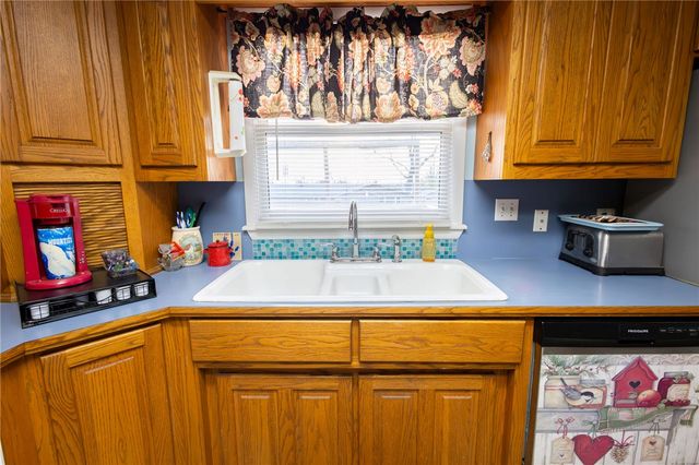 908 14th Place, Rogers, AR 72758