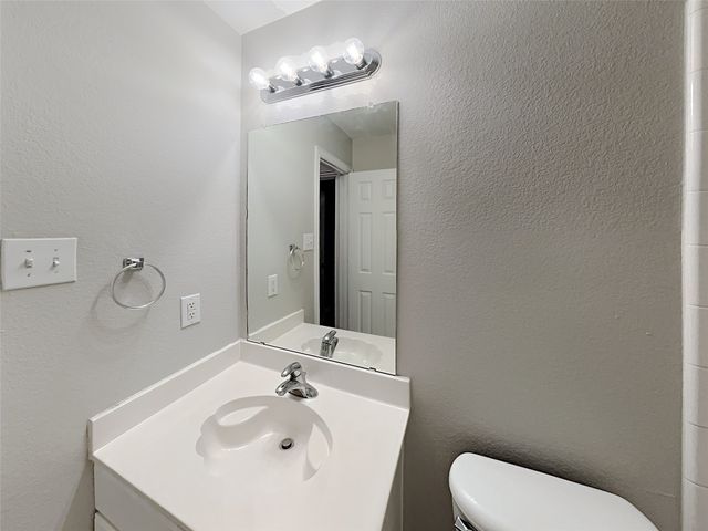 553 Stonewall Court, Cedar Hill, TX 75104