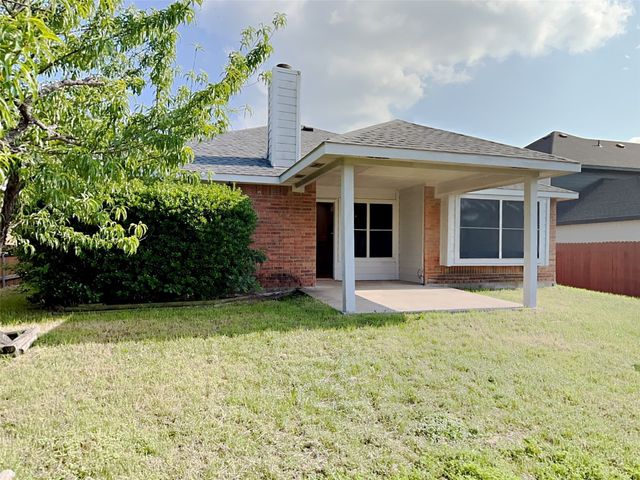 553 Stonewall Court, Cedar Hill, TX 75104