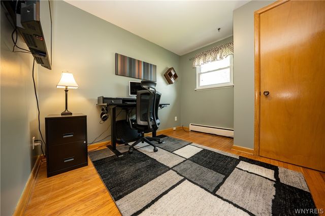 5068 Chapman Parkway, Hamburg, NY 14075