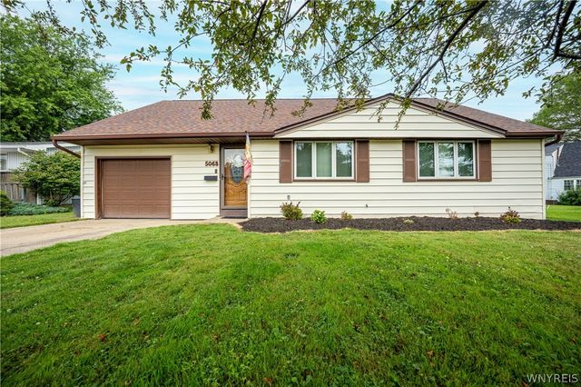 5068 Chapman Parkway, Hamburg, NY 14075