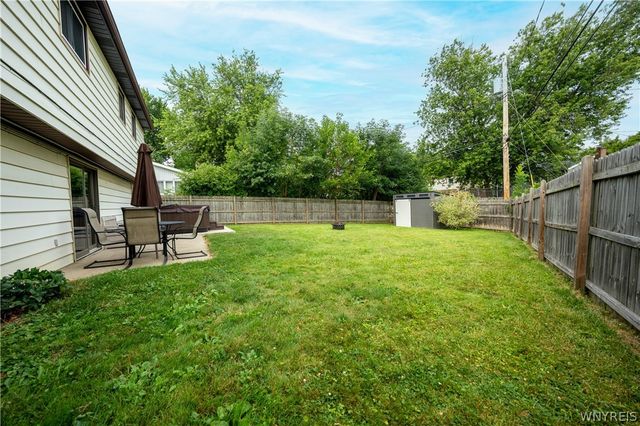 5068 Chapman Parkway, Hamburg, NY 14075