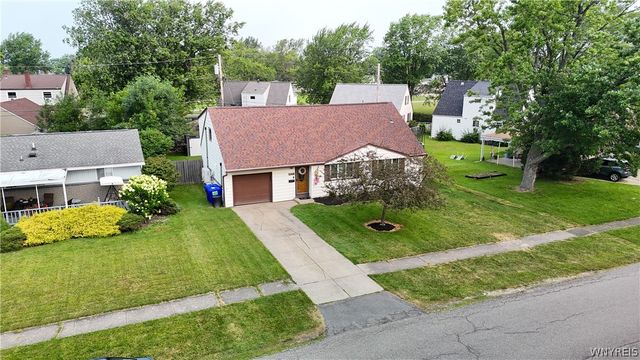 5068 Chapman Parkway, Hamburg, NY 14075